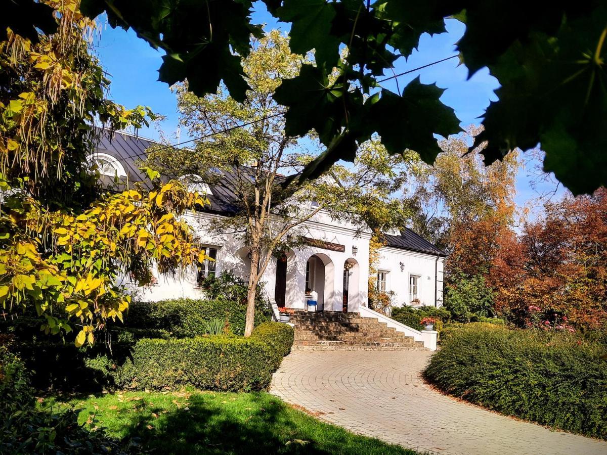 Przybysławice Dwor Na Wichrowym Wzgorzu Bed & Breakfast エクステリア 写真