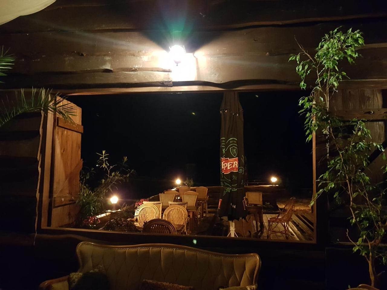 Przybysławice Dwor Na Wichrowym Wzgorzu Bed & Breakfast エクステリア 写真