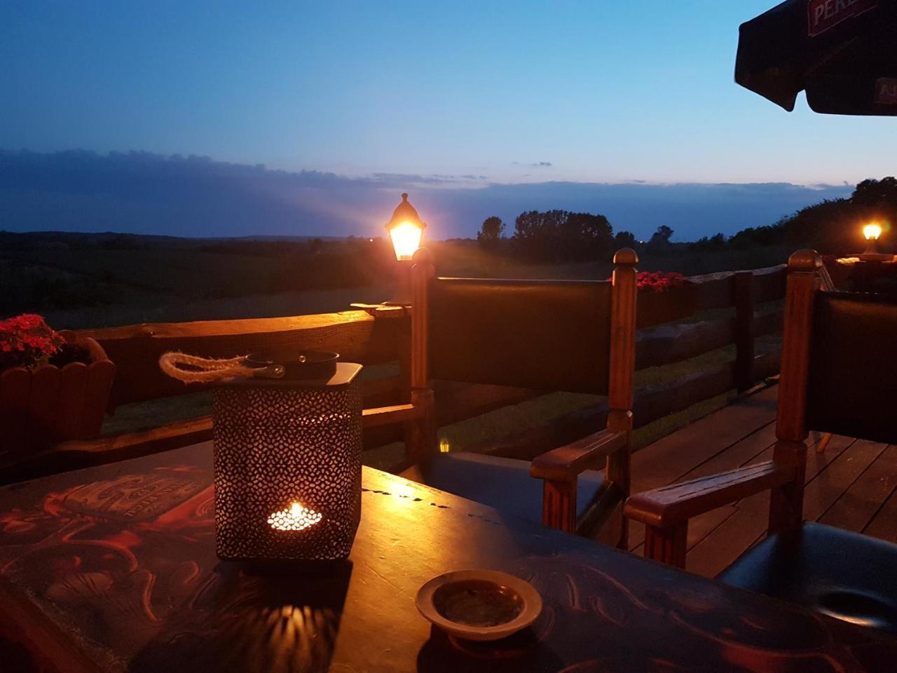 Przybysławice Dwor Na Wichrowym Wzgorzu Bed & Breakfast エクステリア 写真