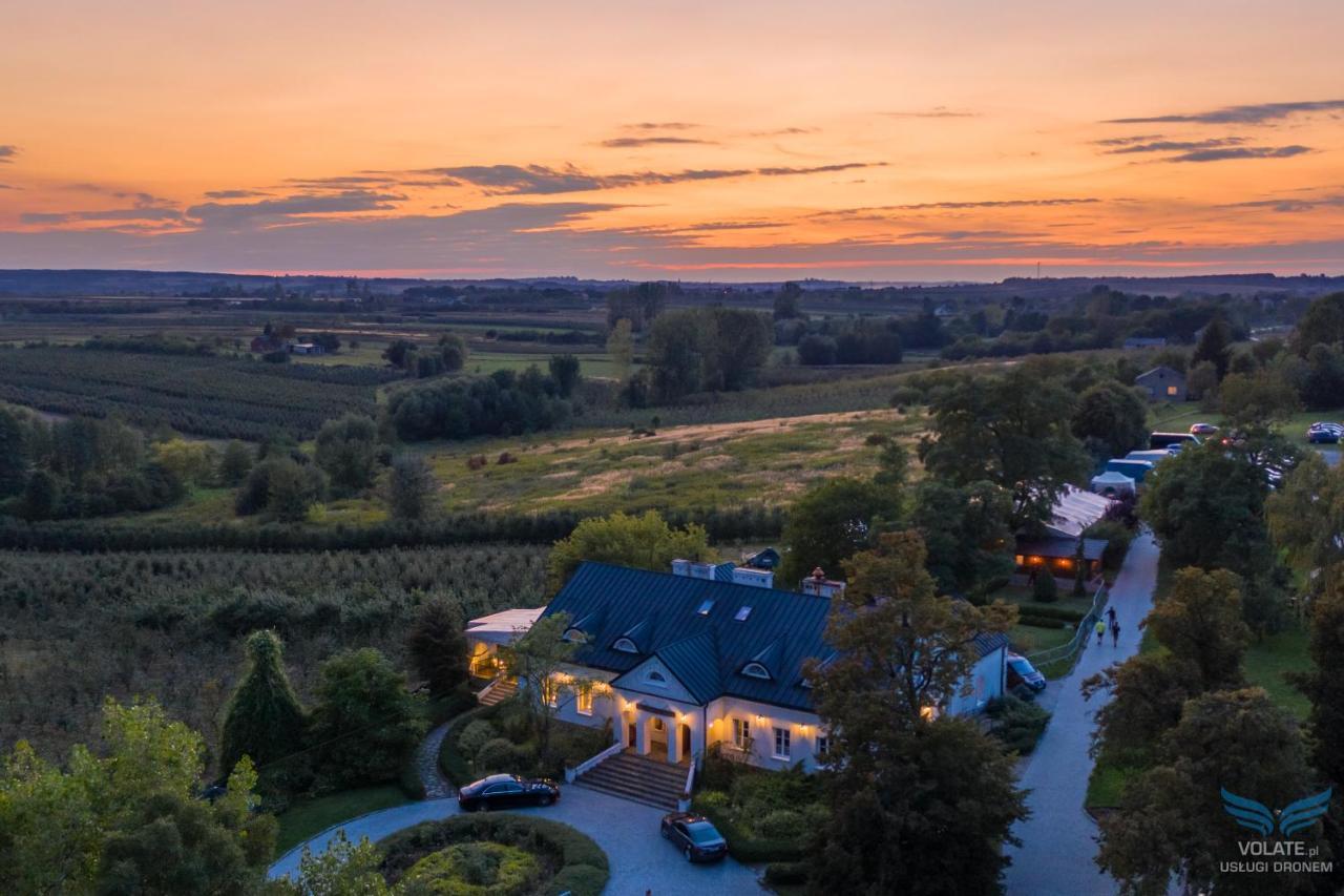 Przybysławice Dwor Na Wichrowym Wzgorzu Bed & Breakfast エクステリア 写真